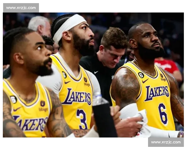 湖人对决勇士经典碰撞赛场瞬间点燃篮球球迷热血记忆巅峰时代篇章