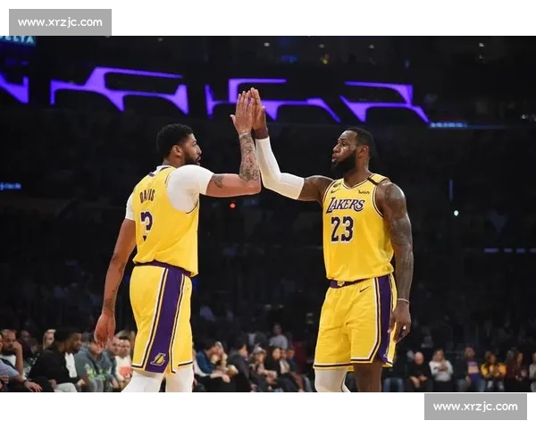 詹眉领衔湖人正面对决青年军雷霆西部关键卡位战悬念拉满